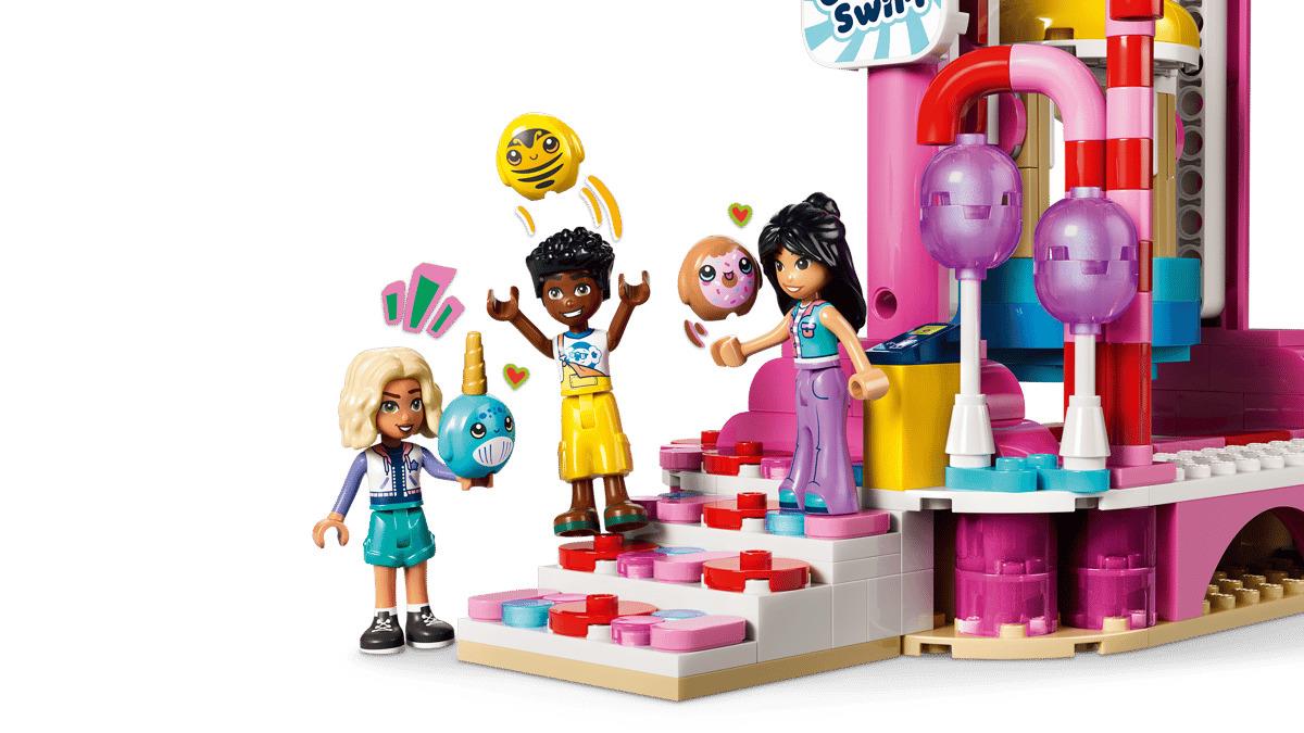 LEGO Friends Candy and Cupcake Ferris Wheel 42700
