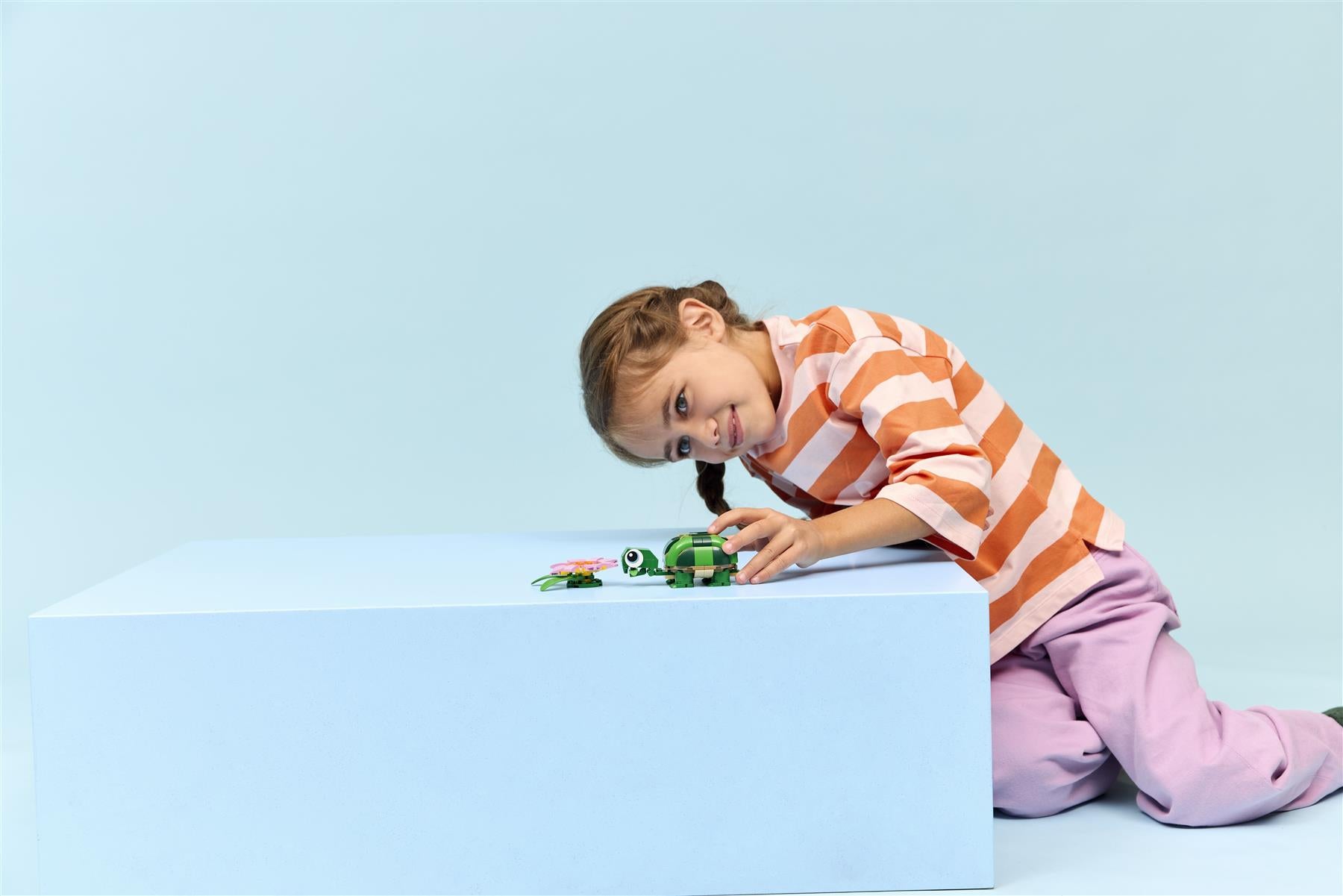 LEGO Creator 3in1 Turtle with a Water Lily Flower 31377