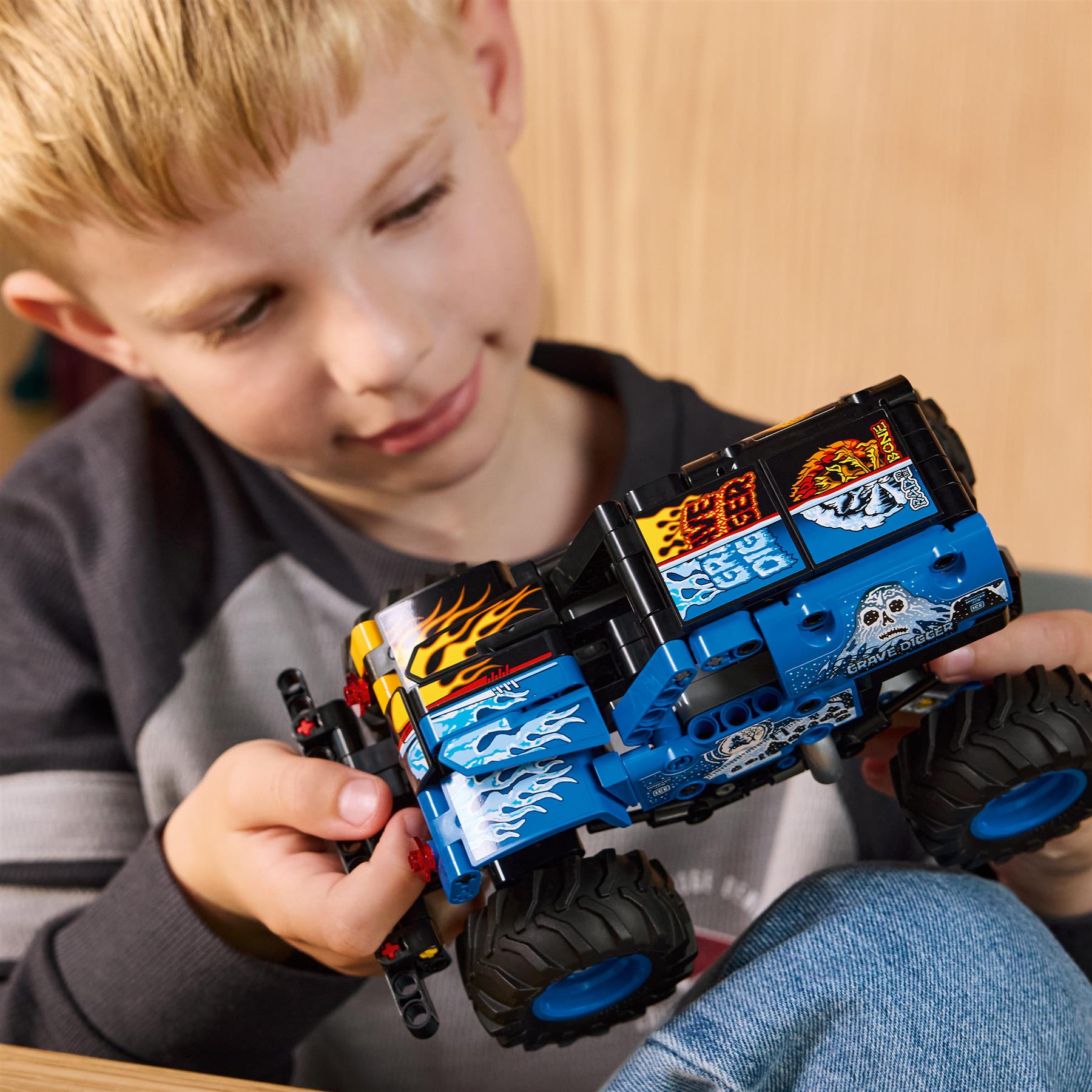 LEGO Monster Jam Grave Digger Fire & Ice 42219