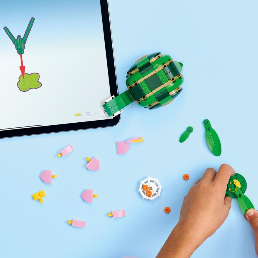 LEGO Creator 3in1 Turtle with a Water Lily Flower 31377