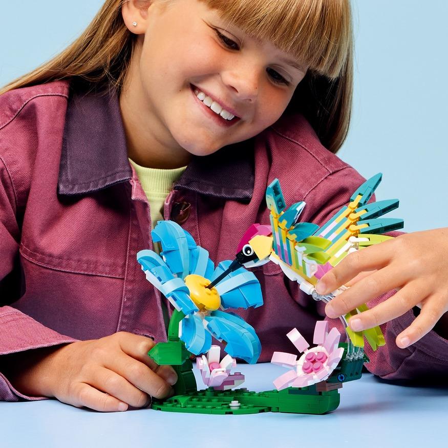 LEGO Creator 3-in-1 Wild Animals Colourful Hummingbird 31384