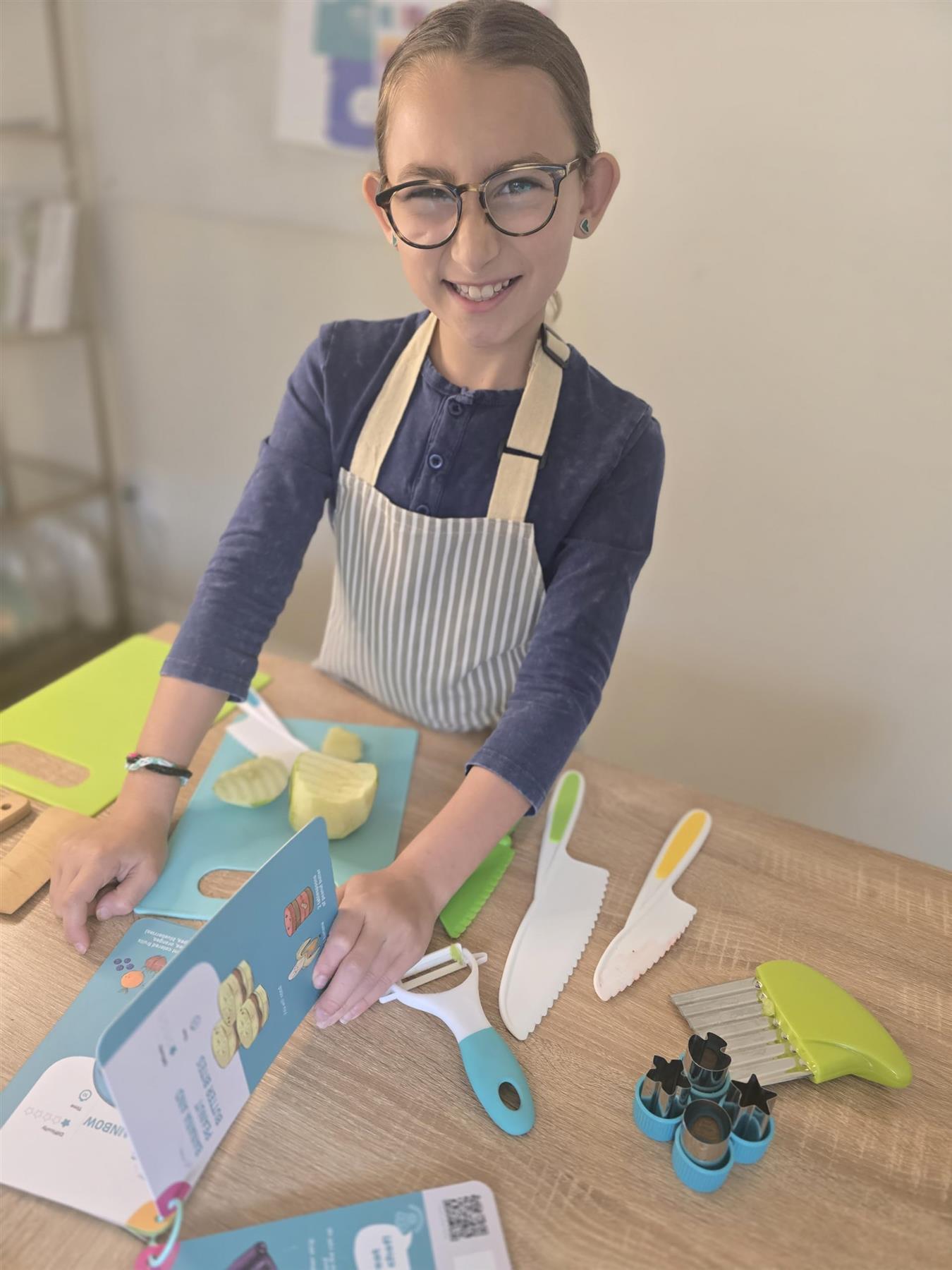 Tovla Jr. Montessori Complete Cutting Kit