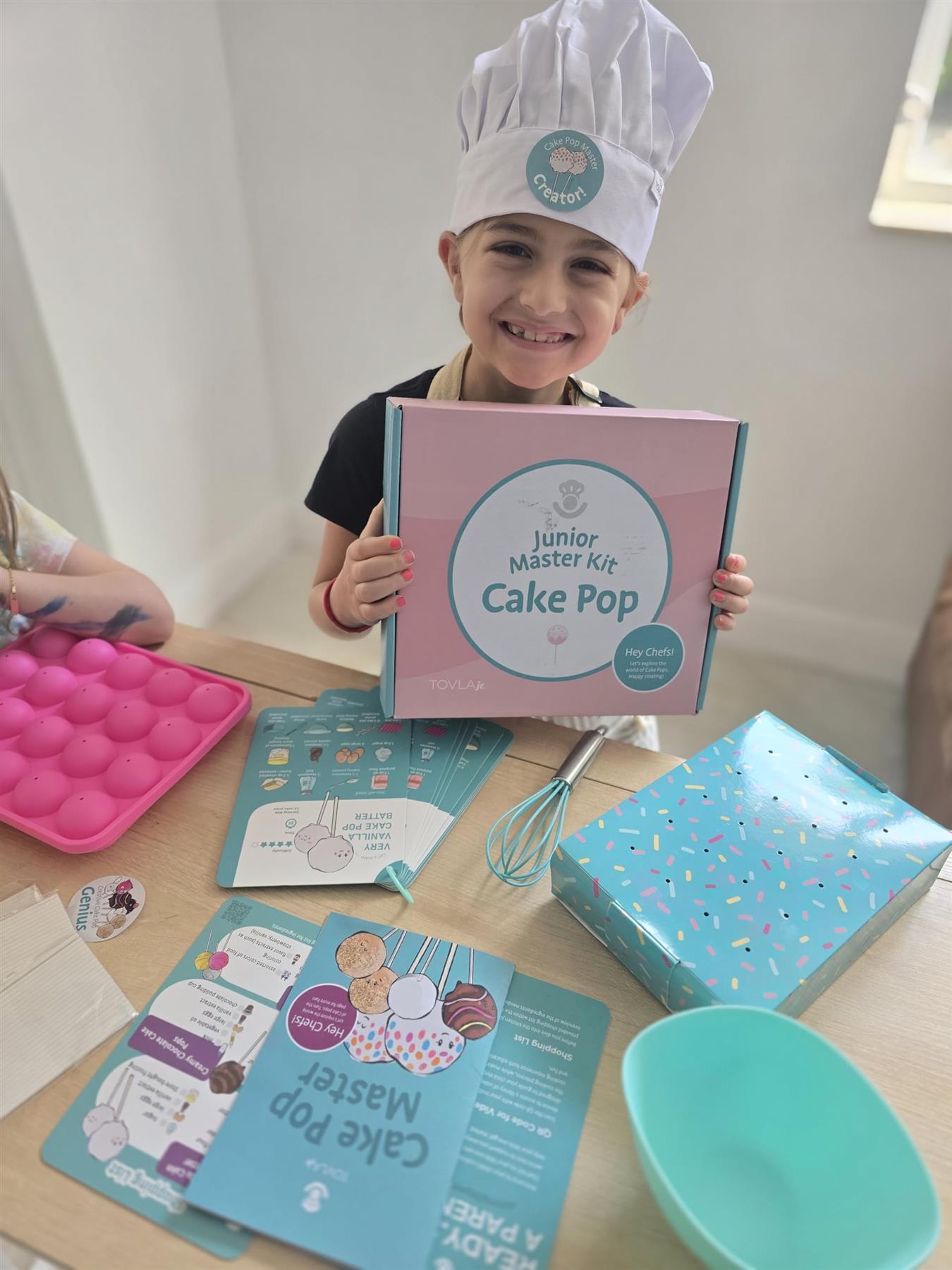Tovla Jr. Montessori Ultimate Cake Pop Making Kit