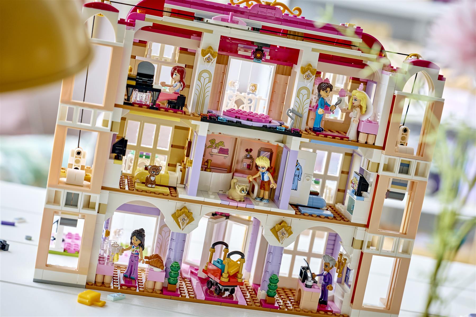 LEGO Friends Heartlake City Grand Hotel 42704