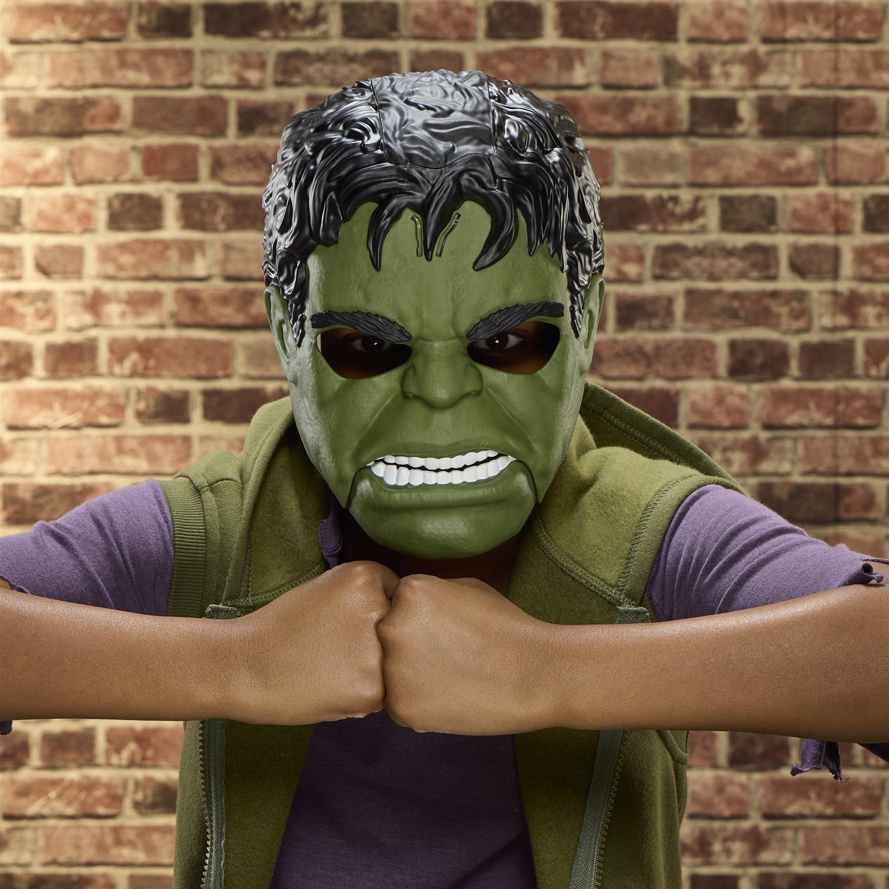 Marvel Studios Spider-Man: Brand New Day Savage Hulk Talk’n Electronic Mask