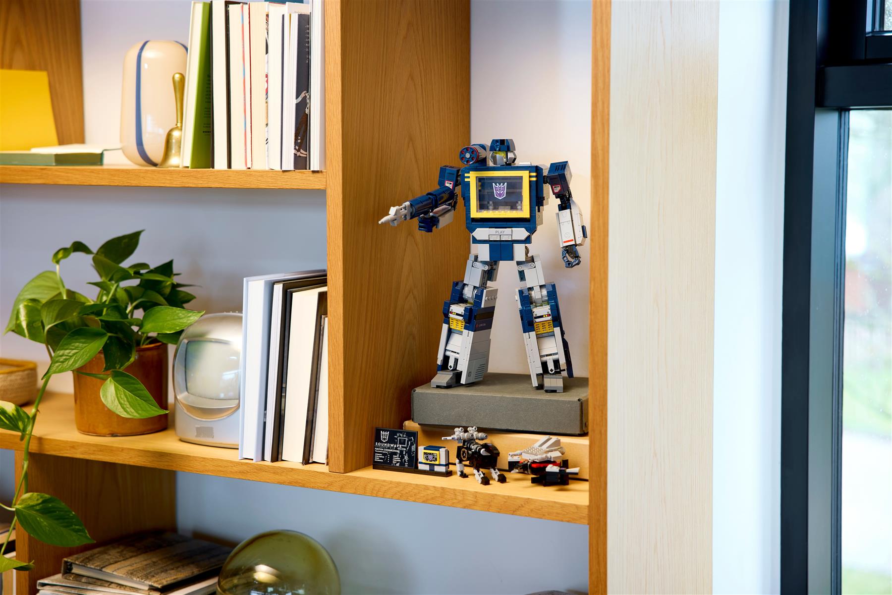 LEGO Icons Transformers Soundwave Model Kit 10358
