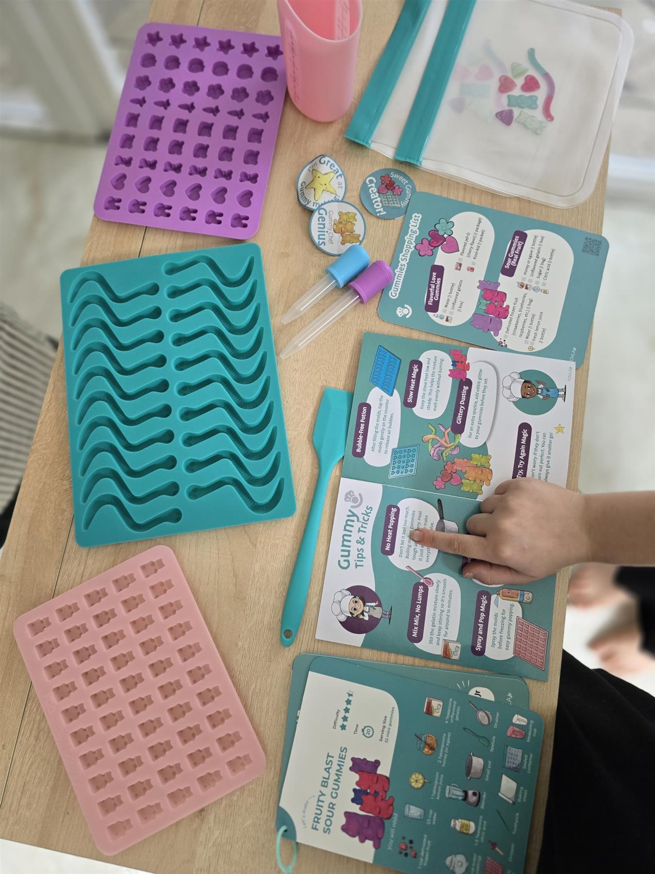 Tovla Jr. Montessori Ultimate Gummy Making Kit