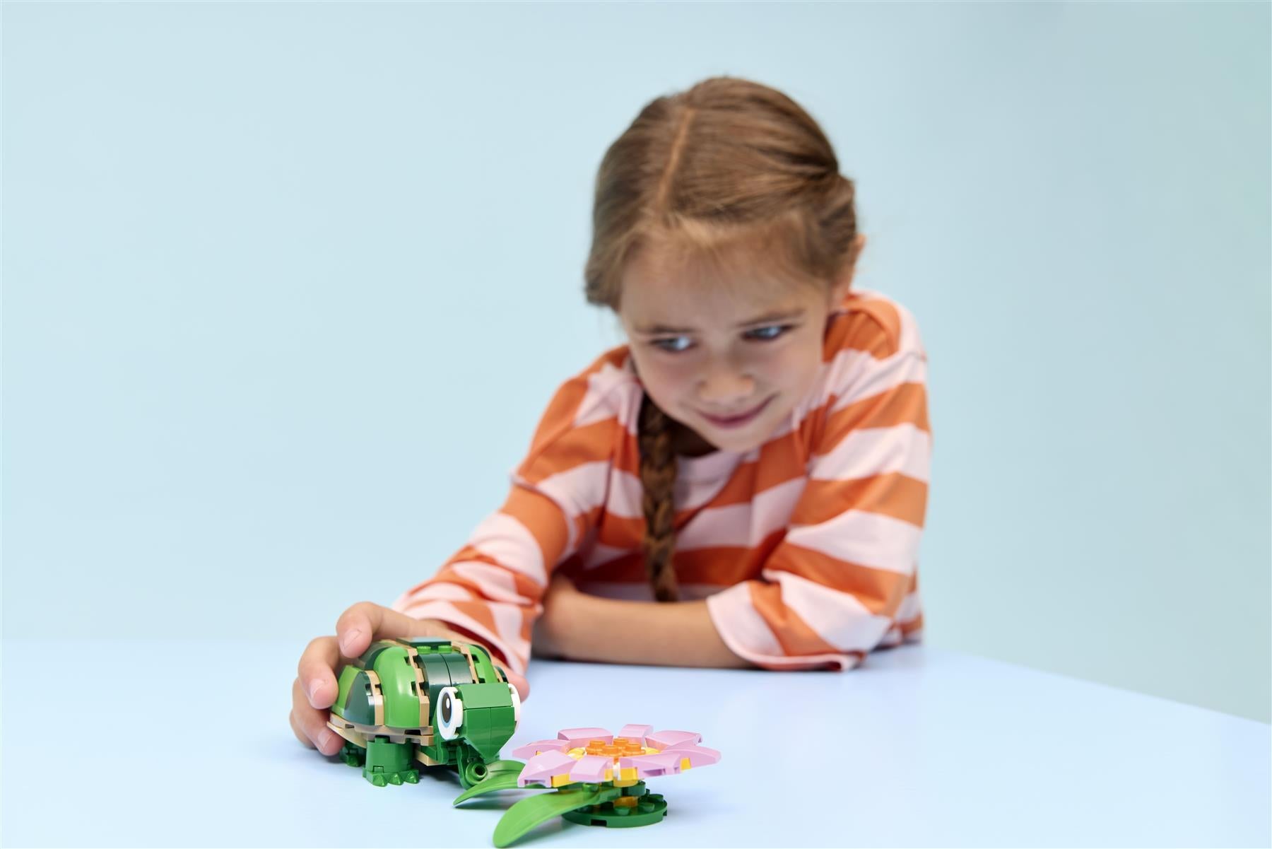 LEGO Creator 3in1 Turtle with a Water Lily Flower 31377