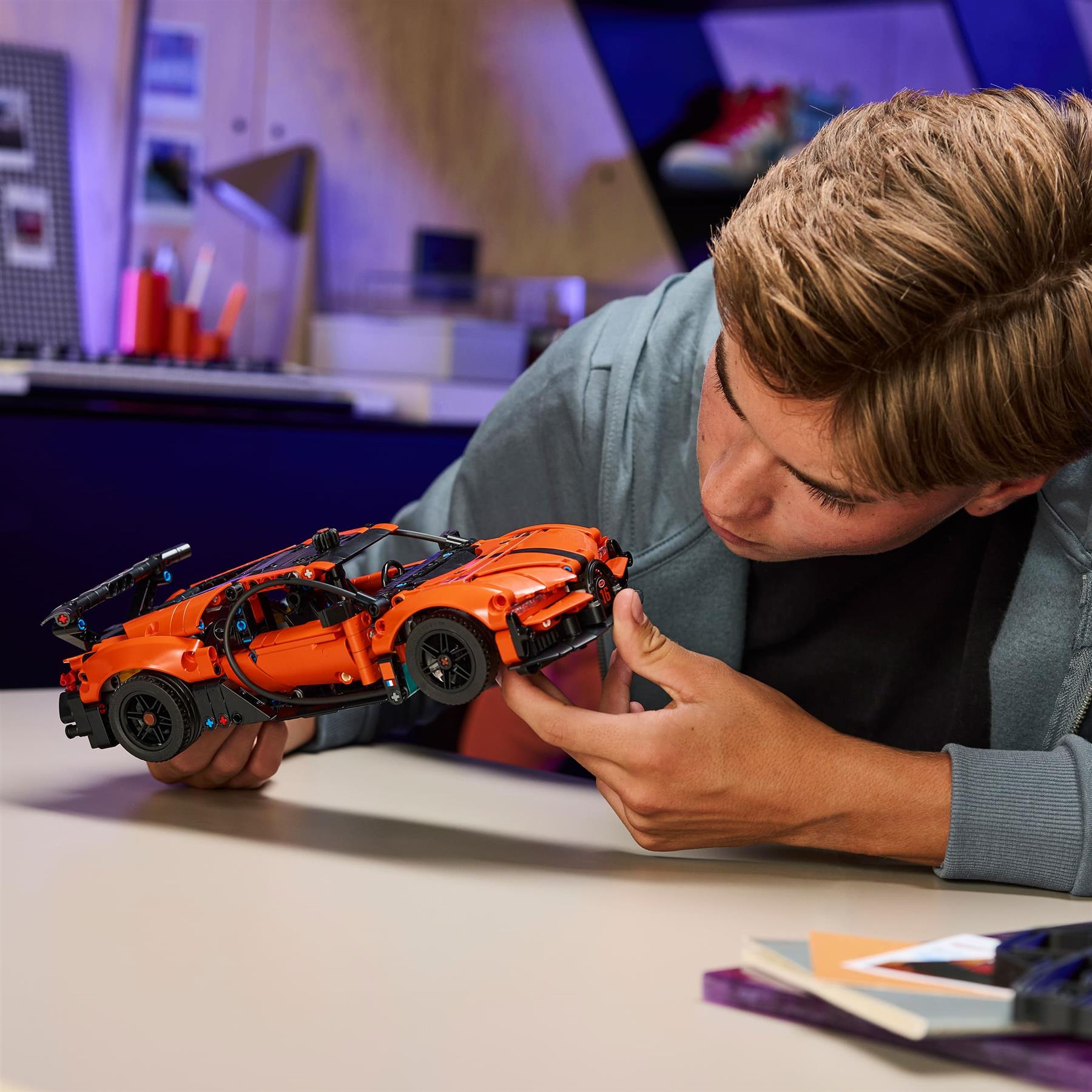 LEGO Techinc Bugatti Chiron Pur Sport Hypercar 42222