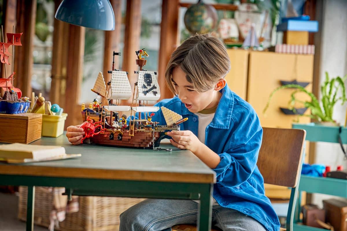 LEGO Creator Iconic Pirate Ship 31387