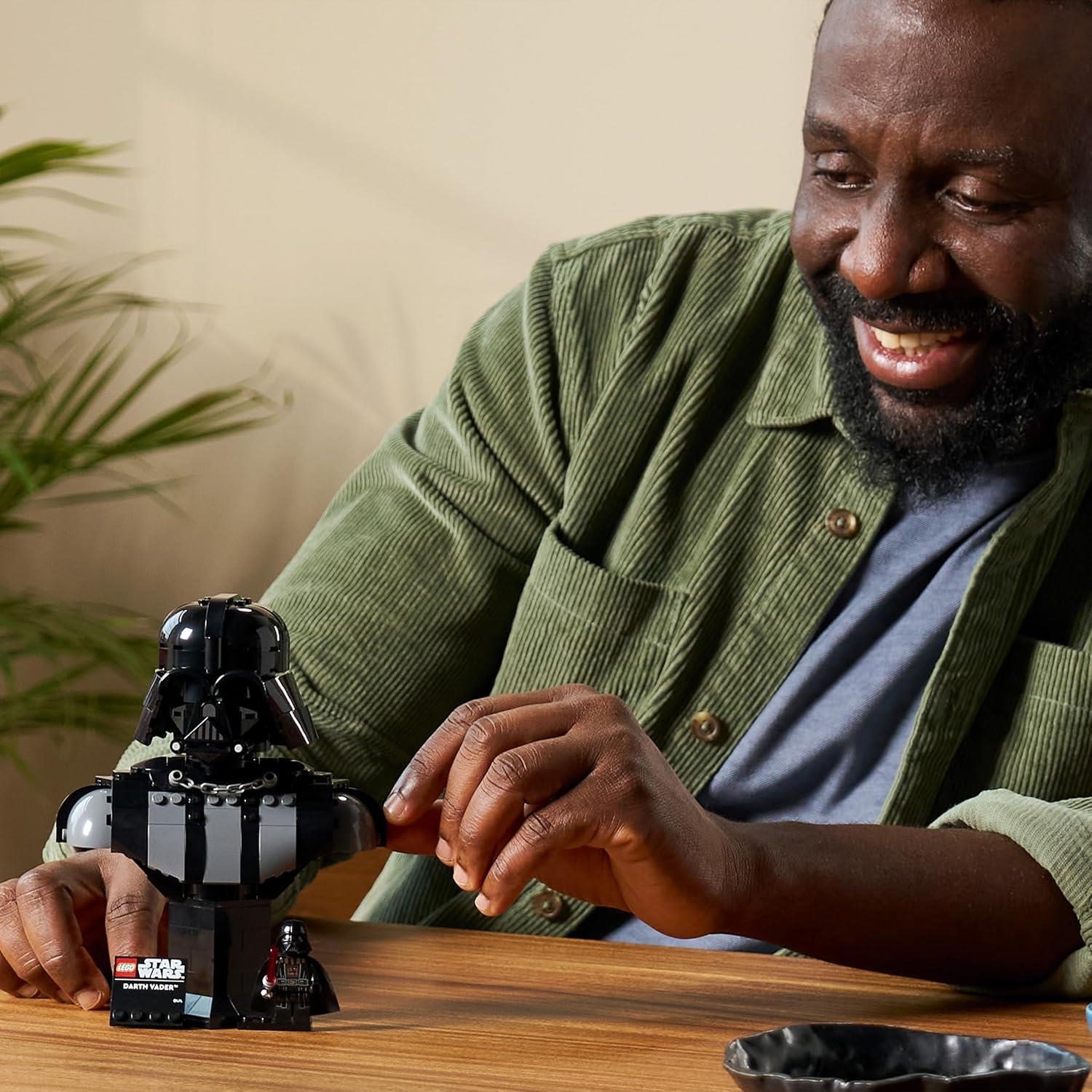 LEGO Star Wars  Darth Vader Bust 75439