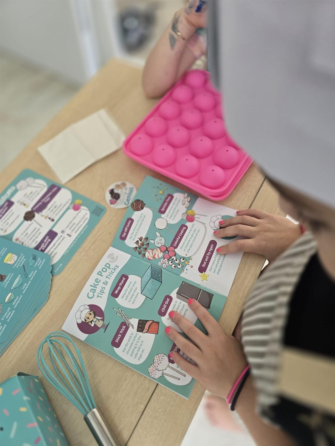 Tovla Jr. Montessori Ultimate Cake Pop Making Kit